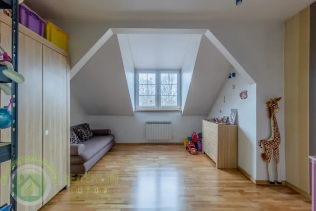 4-комнатная квартира 120 кв.м. Калининград г., Победы проспект, 109