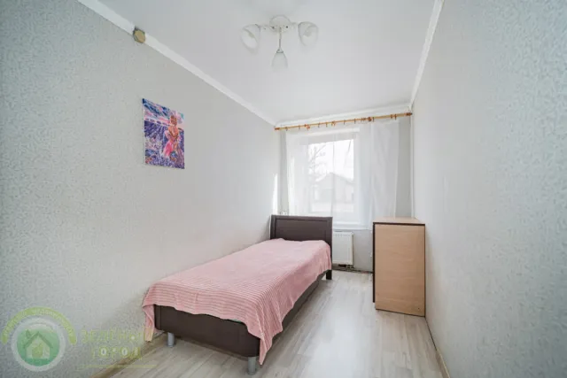 4-комнатная квартира 84 кв.м. Романово п., Советская ул., 12