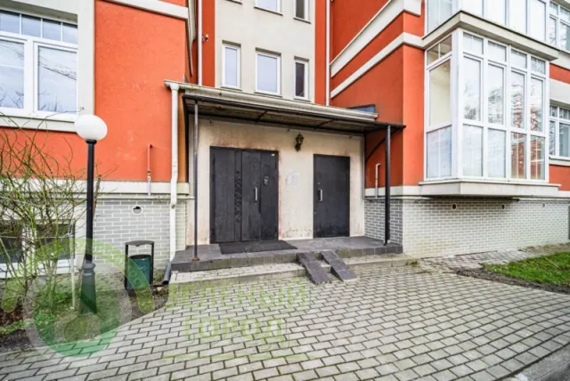 2-комнатная квартира 88 кв.м. Пионерский г., Комсомольская ул., 15А