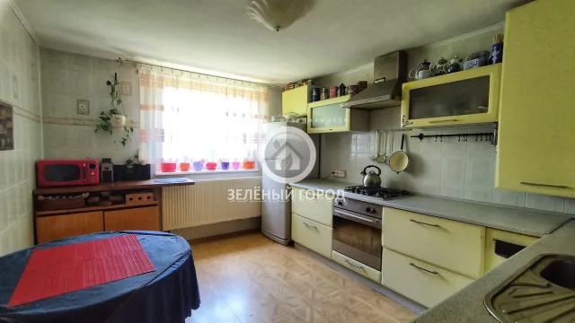 4-комнатная квартира 106 кв.м. Светлогорск г., Горького ул., 2