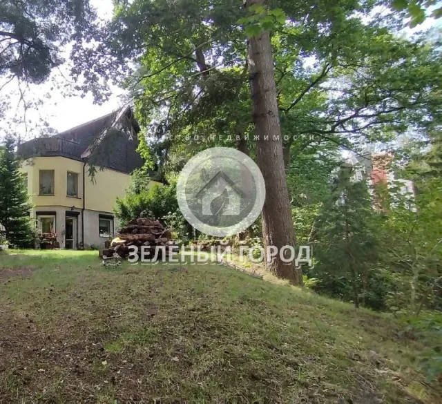 4-комнатная квартира 106 кв.м. Светлогорск г., Горького ул., 2