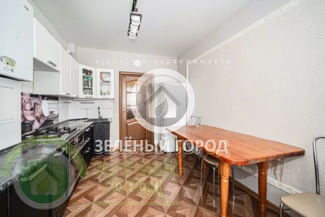 5-комнатная квартира 122 кв.м. Пионерский г., Южная ул., 11