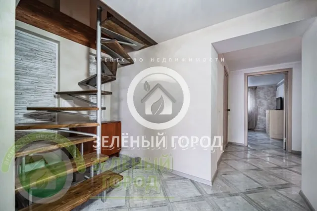 5-комнатная квартира 122 кв.м. Пионерский г., Южная ул., 11