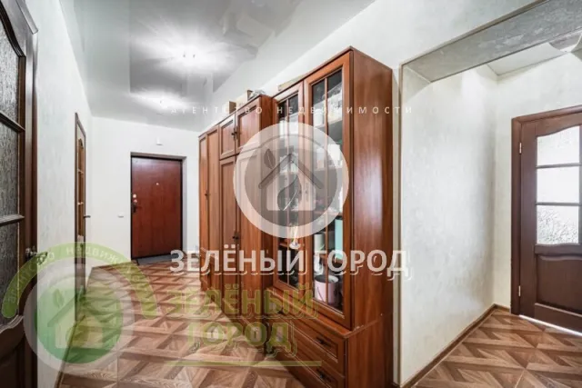 5-комнатная квартира 122 кв.м. Пионерский г., Южная ул., 11