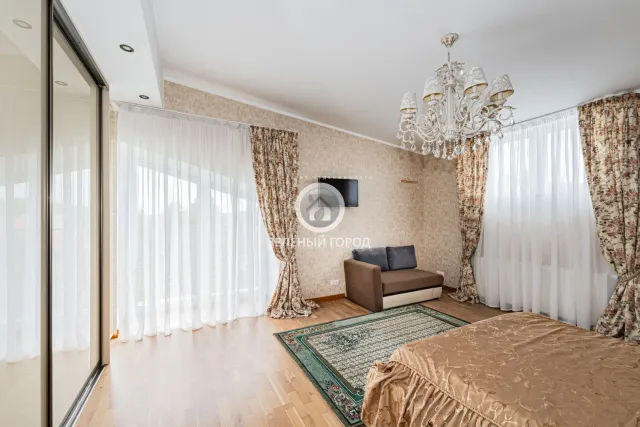 2-комнатная квартира 90.5 кв.м. Светлогорск г., Аптечная ул., 1