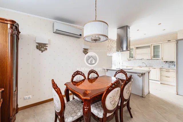 2-комнатная квартира 90.5 кв.м. Светлогорск г., Аптечная ул., 1