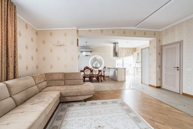 2-комнатная квартира 90.5 кв.м. Светлогорск г., Аптечная ул., 1