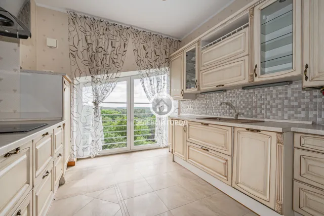 2-комнатная квартира 90.5 кв.м. Светлогорск г., Аптечная ул., 1