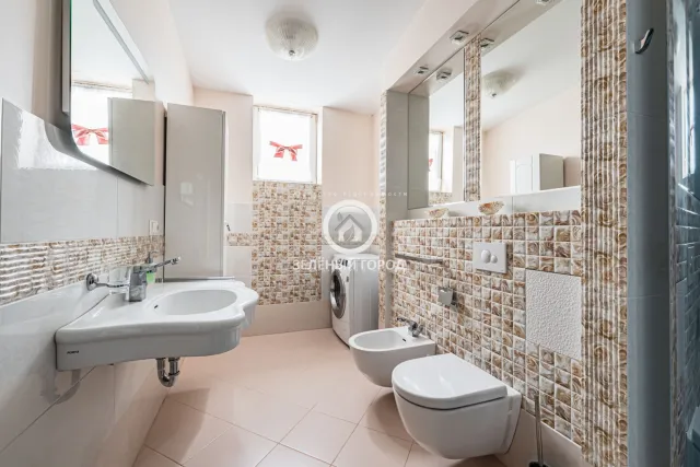 2-комнатная квартира 90.5 кв.м. Светлогорск г., Аптечная ул., 1