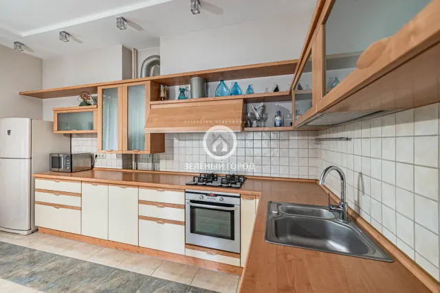 2-комнатная квартира 69.9 кв.м. Светлогорск г., Гагарина пер., 3