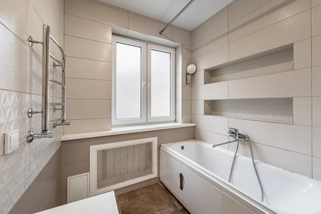 3-комнатная квартира 87 кв.м. Калининград г., Космонавта Леонова ул., 81