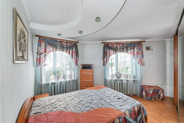 4-комнатная квартира 82 кв.м. Калининград г., Сержанта Щедина ул., 1 (фото 2 из 27)