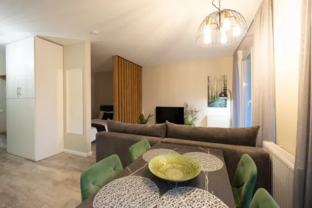 2- комнатные апартаменты 52 кв.м. Светлогорск г., Горького ул., 14 (фото 4 из 14)