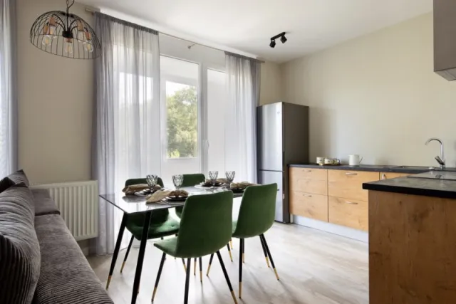 2- комнатные апартаменты 52 кв.м. Светлогорск г., Горького ул., 14 (фото 3 из 14)