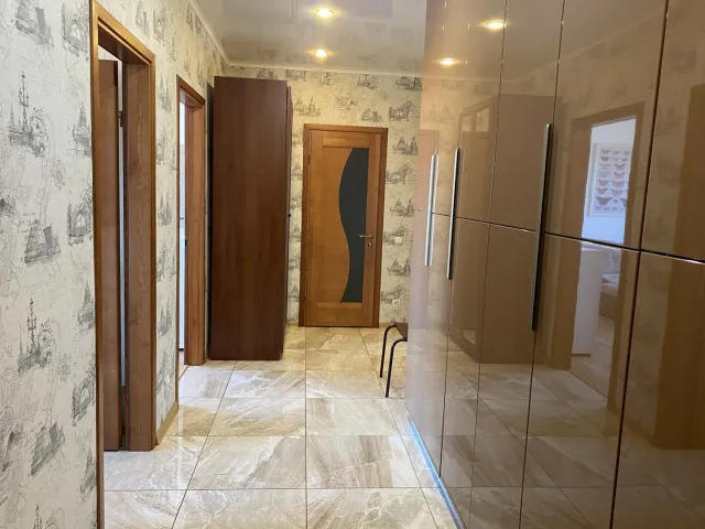 2-комнатная квартира 75.2 кв.м. Калининград г., Шахматная ул., 4а (фото 3 из 27)