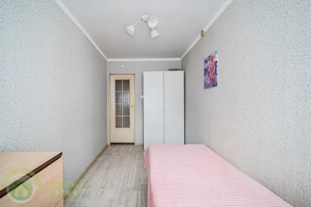 4-комнатная квартира 84 кв. м посёлок Романово, Советская улица,12