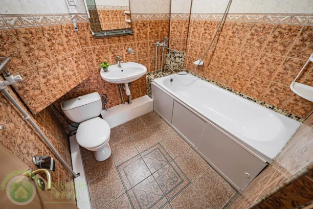 4-комнатная квартира 84 кв. м посёлок Романово, Советская улица,12