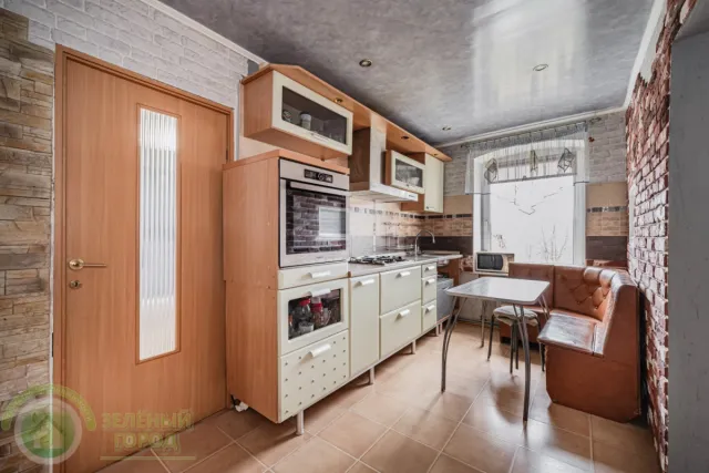 4-комнатная квартира 84 кв. м посёлок Романово, Советская улица,12