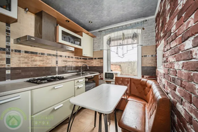 4-комнатная квартира 84 кв. м посёлок Романово, Советская улица,12