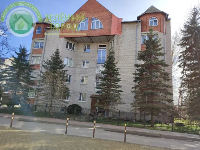 3-комнатная квартира 80 кв. м Зеленоградск, Садовая улица,21