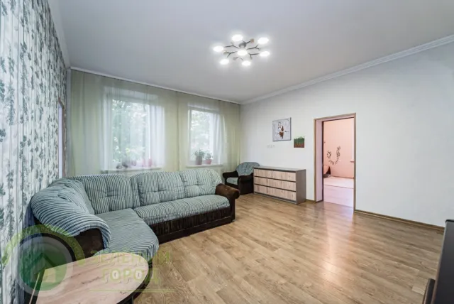 4-комнатная квартира 108 кв. м Калининград, Краснодонская улица,8