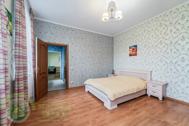 4-комнатная квартира 108 кв. м Калининград, Краснодонская улица,8