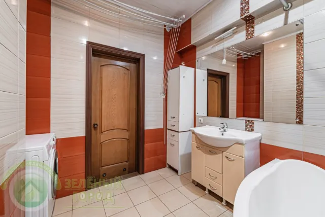 4-комнатная квартира 108 кв. м Калининград, Краснодонская улица,8