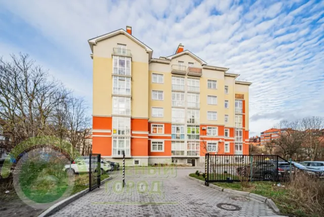 2-комнатная квартира 88 кв. м Пионерский, Комсомольская улица,15А