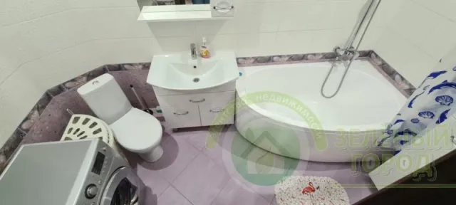 2-комнатная квартира 65 кв. м Пионерский, улица Генерала Ракова,2