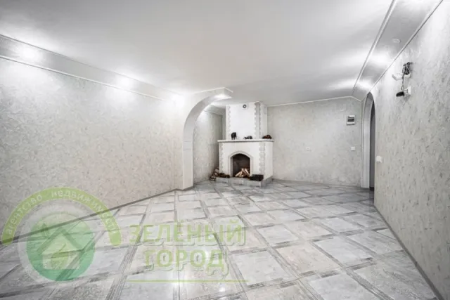 5-комнатная квартира 122 кв. м Пионерский, Южная улица