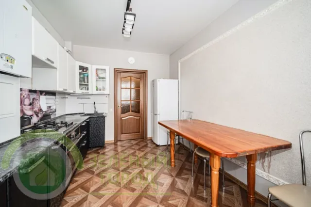 5-комнатная квартира 122 кв. м Пионерский, Южная улица