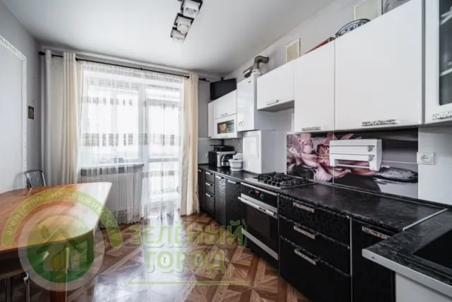 5-комнатная квартира 122 кв. м Пионерский, Южная улица
