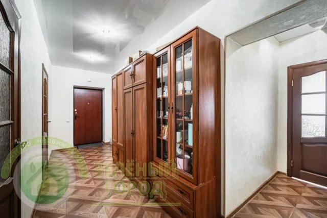 5-комнатная квартира 122 кв. м Пионерский, Южная улица