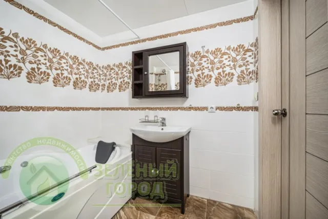 5-комнатная квартира 122 кв. м Пионерский, Южная улица