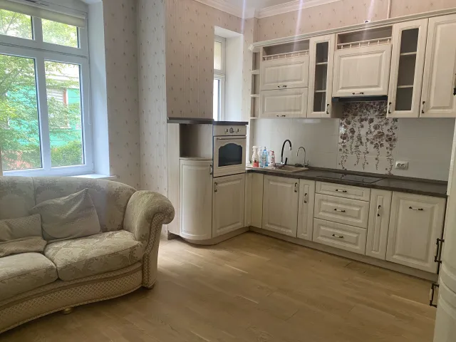 3-комнатная квартира 97 кв. м Калининград, Красная улица,7