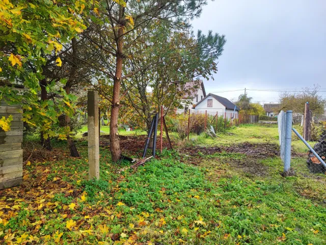 Участок 10 соток  Моховое п. Дорожная ул.