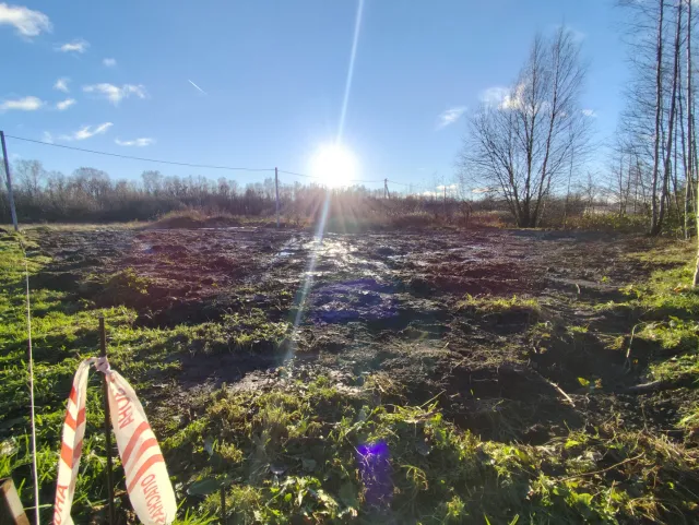 Участок 7 соток Лесное п. Янтарная ул.