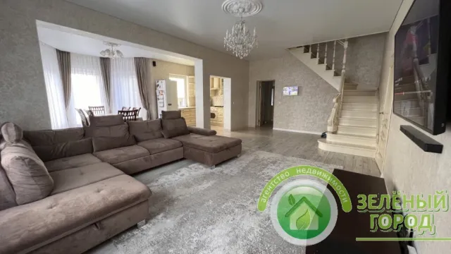 Дом 202 кв.м. Каштановка п., Зеленая ул.