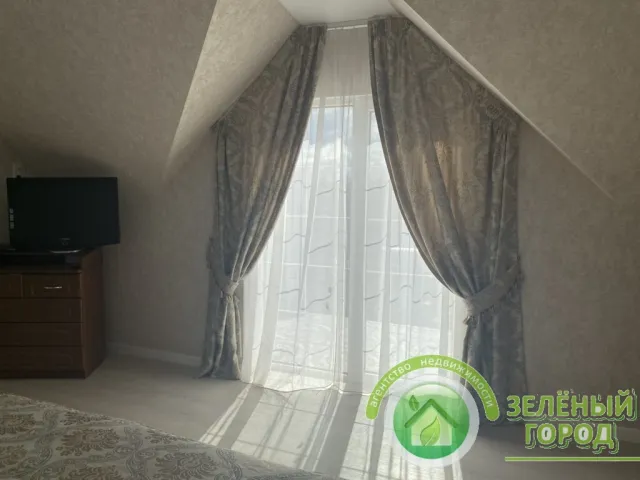 Дом 202 кв.м. Каштановка п., Зеленая ул.