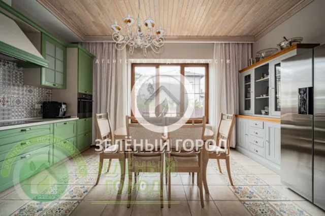 Дом 234 кв.м. Заостровье п., Жемчужная ул., 5