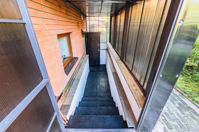 помещение свободного назначения 90 кв.м. Пионерский г., Пионерская ул., 15