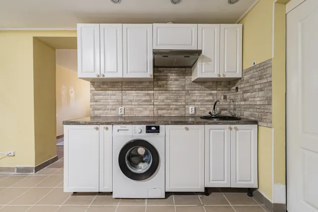 помещение свободного назначения 90 кв.м. Пионерский г., Пионерская ул., 15