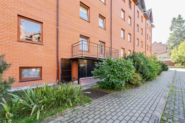 помещение свободного назначения 90 кв.м. Пионерский г., Пионерская ул., 15