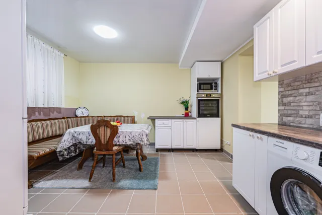 помещение свободного назначения 90 кв.м. Пионерский г., Пионерская ул., 15